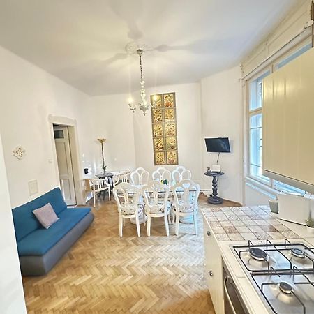 Heritage Harmony With Free Parking Budapest Exteriör bild